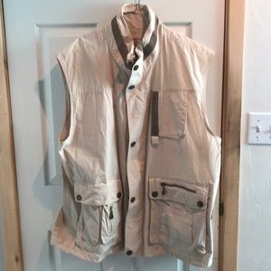 Camel Collection Men’s lightweight vest